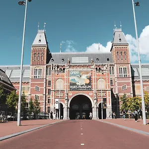 https://aadam-wilhelmina.utrechthotels.net